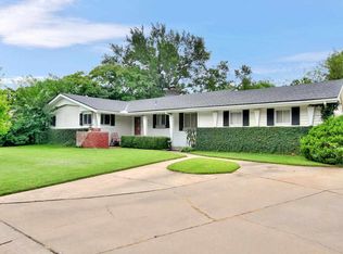 8207 E Willowbrook Rd, Wichita, KS 67207