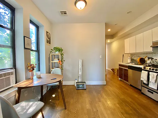Rented by Simply Brooklyn Realty Inc | media 6