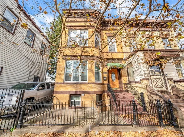 7935 77th Avenue, Glendale, NY 11385
