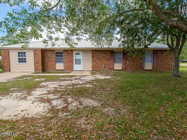 7125 Thornbriar St, Ocean Springs, MS 39564