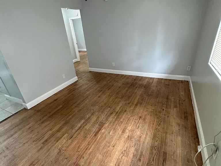 2100 Palafox St — Photo 11