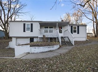 405 S Bellemere Rd, Blue Springs, MO 64015