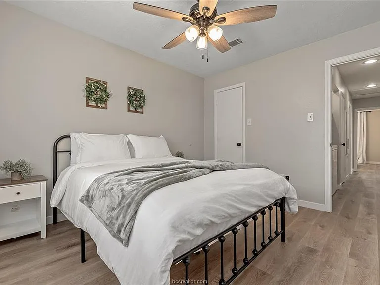 3410 Leon St #A — Photo 18
