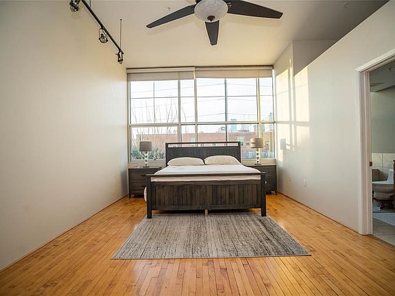 4th image of 1312 Live Oak St APT 223