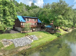 946 Fish Trap Trl, Mineral Bluff, GA 30559