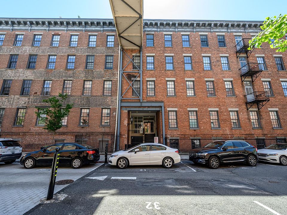 1st image of 187 Wayne St APT 205