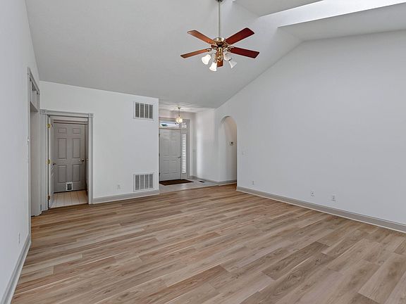 4th image of 14 Cliftwood Rd