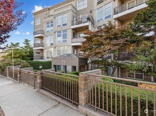 3221 SW Avalon Way APT 204, Seattle, WA 98126