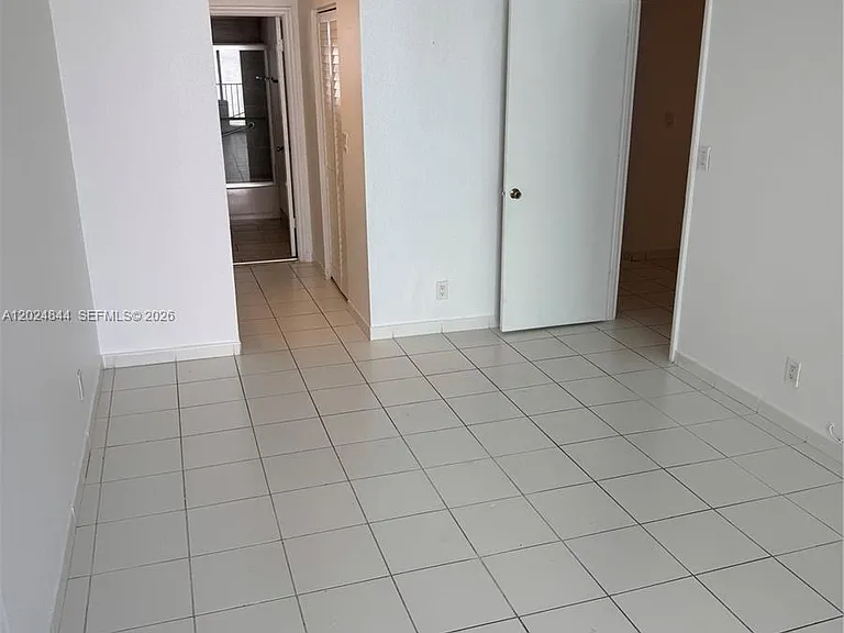 2903 N Miami Beach Blvd #907 — Photo 5