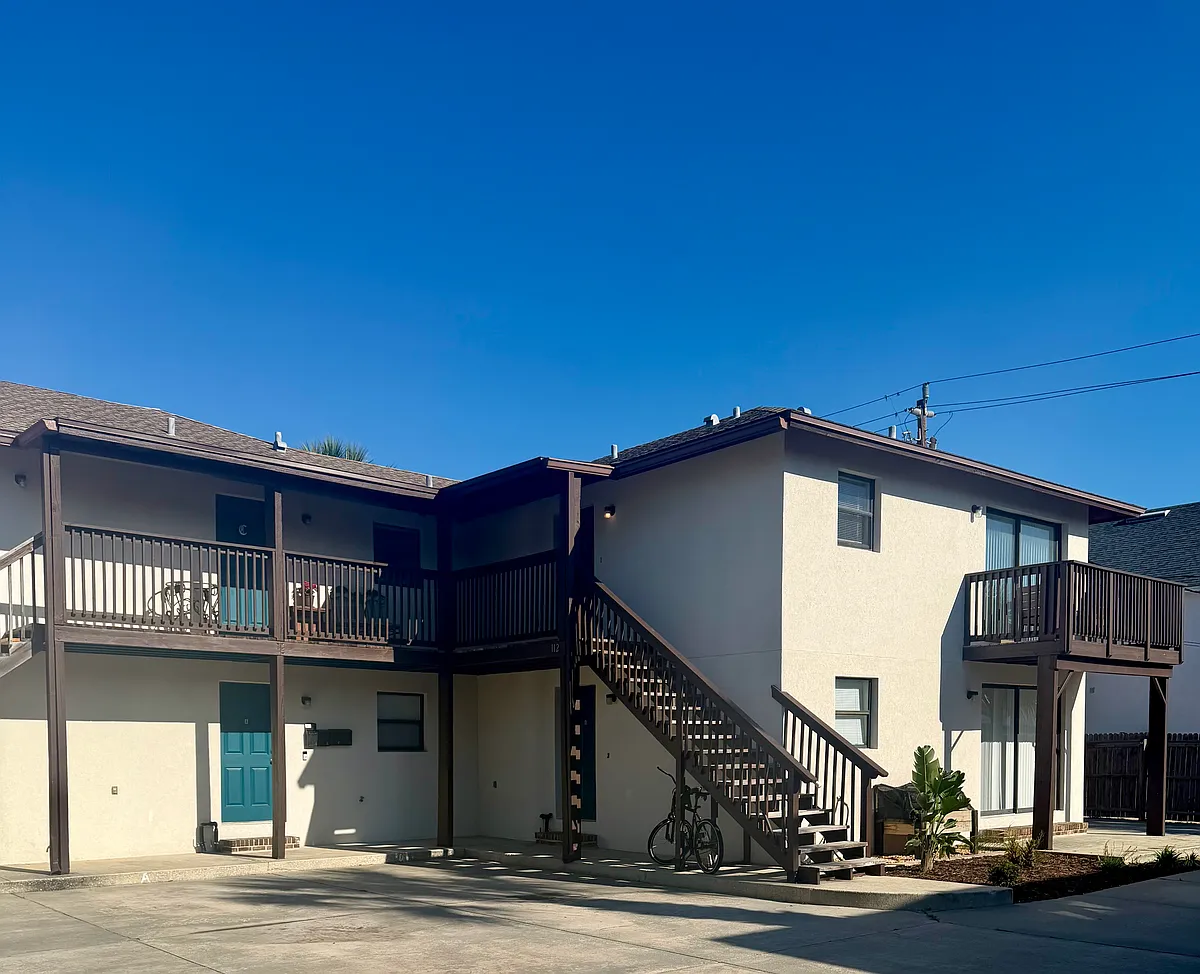 Building Photo - 112 Arricola Ave