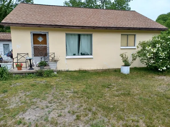 198 E Farr Rd, Muskegon, MI 49441