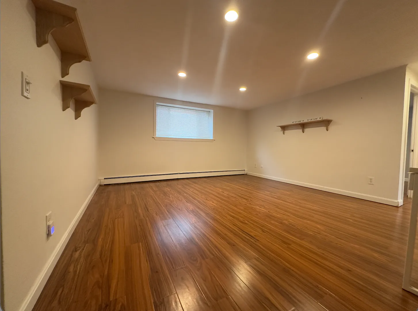 Spacious 2 Bed Condo In Chestnut Village Available For Rent NOW! — Photo 2