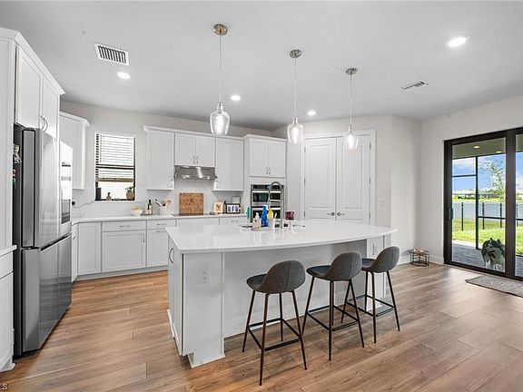 5th image of 3939 Black Eagle LN