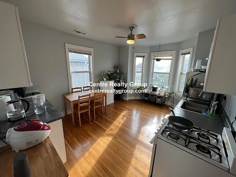 13 Sharon St #2 — Photo 1