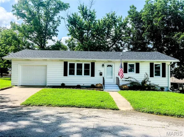 606 Cooper Dr, Paris, MO 65275