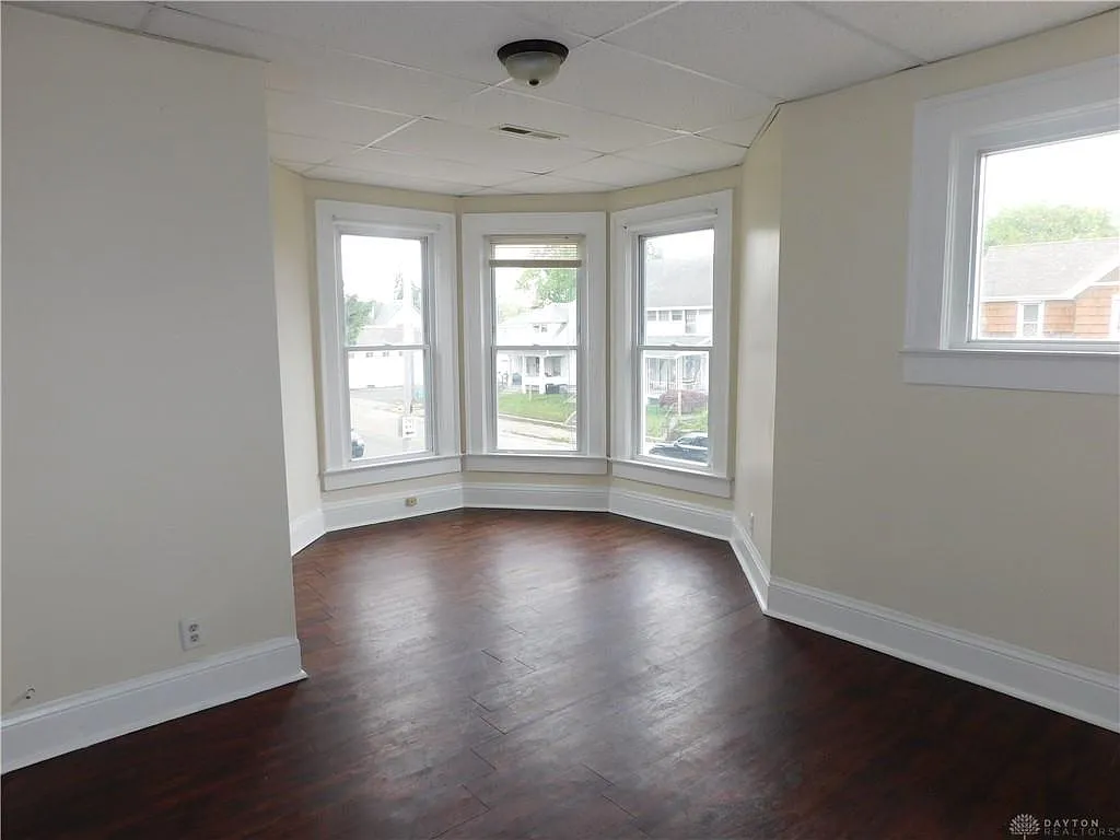 Building Photo - 302 N Western Ave #922