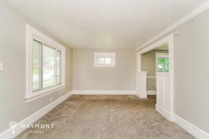 788 Saxon Ave — Photo 7