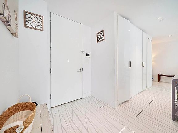 4th image of 329 Pleasant Ave Unit 6A
