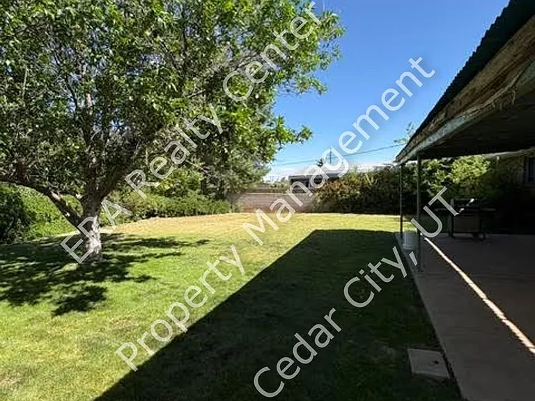 282 S Dewey Ave #A — Photo 18