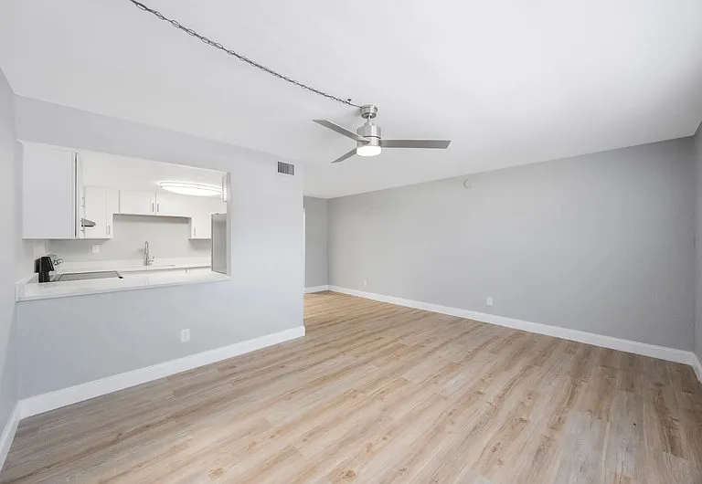 3060 Clinton St S #8 — Photo 5