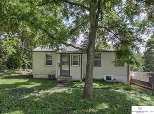 7447 Grant St, Omaha, NE 68134