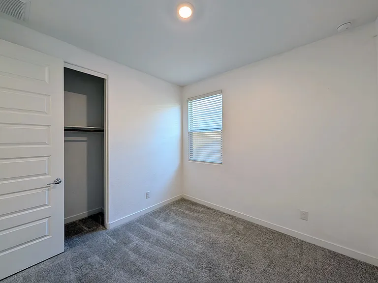 9509 W Sells Dr — Photo 44
