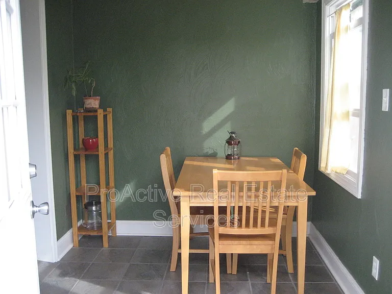 725B Carolina Ave — Photo 7