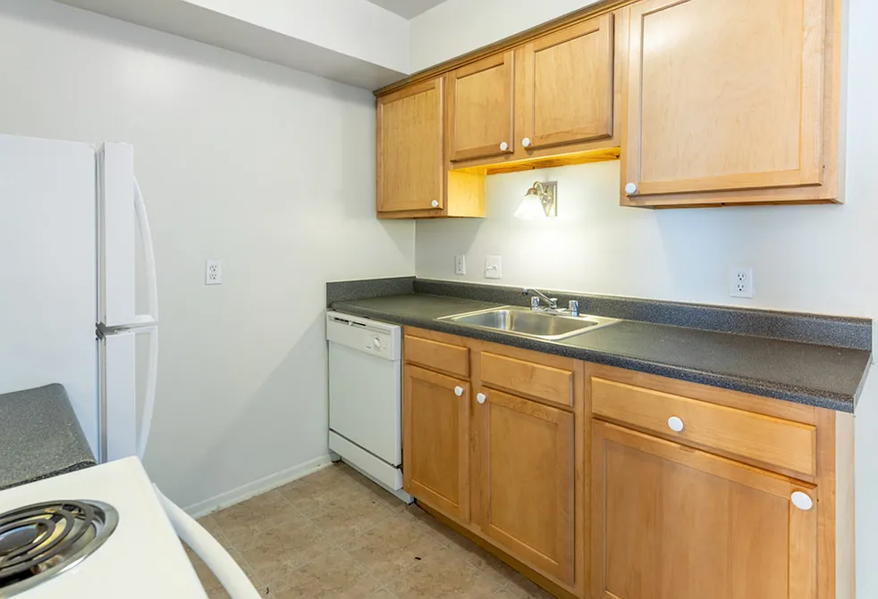 Newport Park Apartments — Photo 2