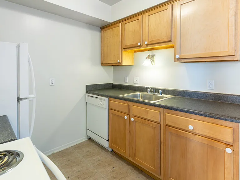 Newport Park Apartments — Photo 2