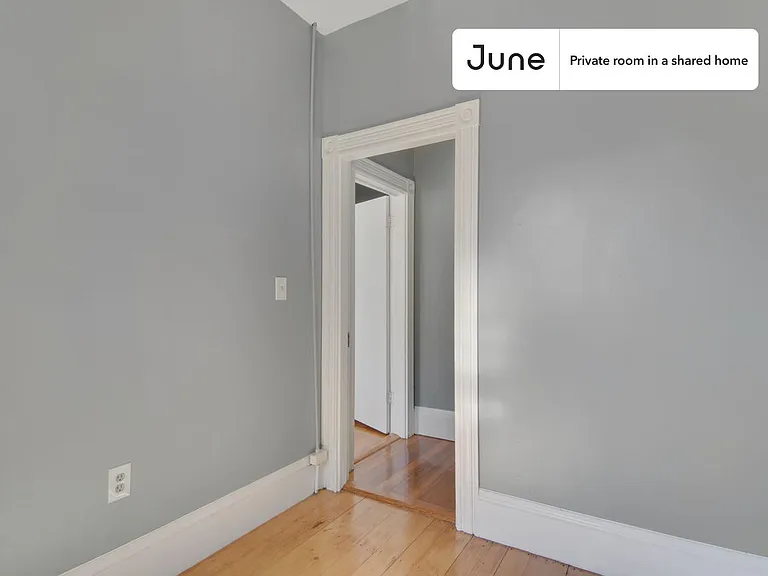 33 Howell St #D — Photo 2