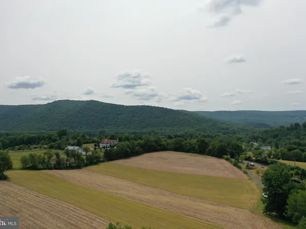 Red Dale Rd, Orwigsburg, PA 17961