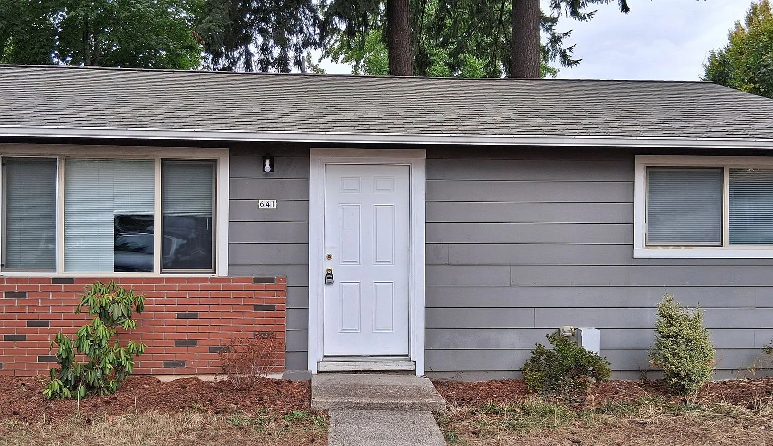 Zion Court 18 plex — Photo 1