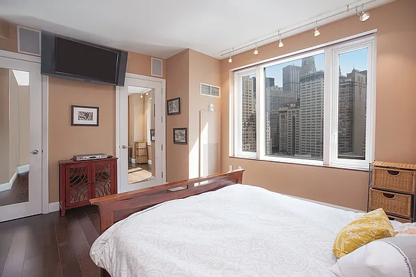 Sold by LG Fairmont Group | media 26