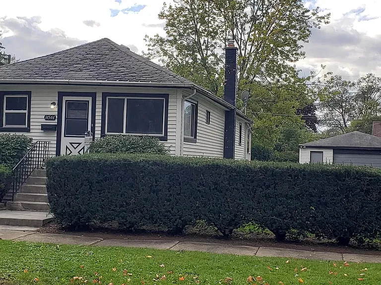 14544 Avers Ave — Photo 1