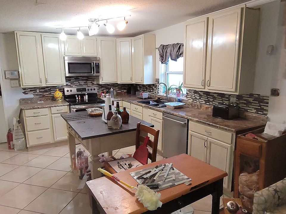 1st image of 7603 Clevedon St