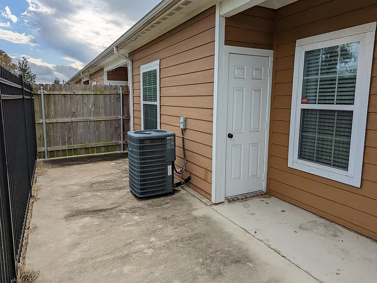 301 Sw Pkwy #334 — Photo 30
