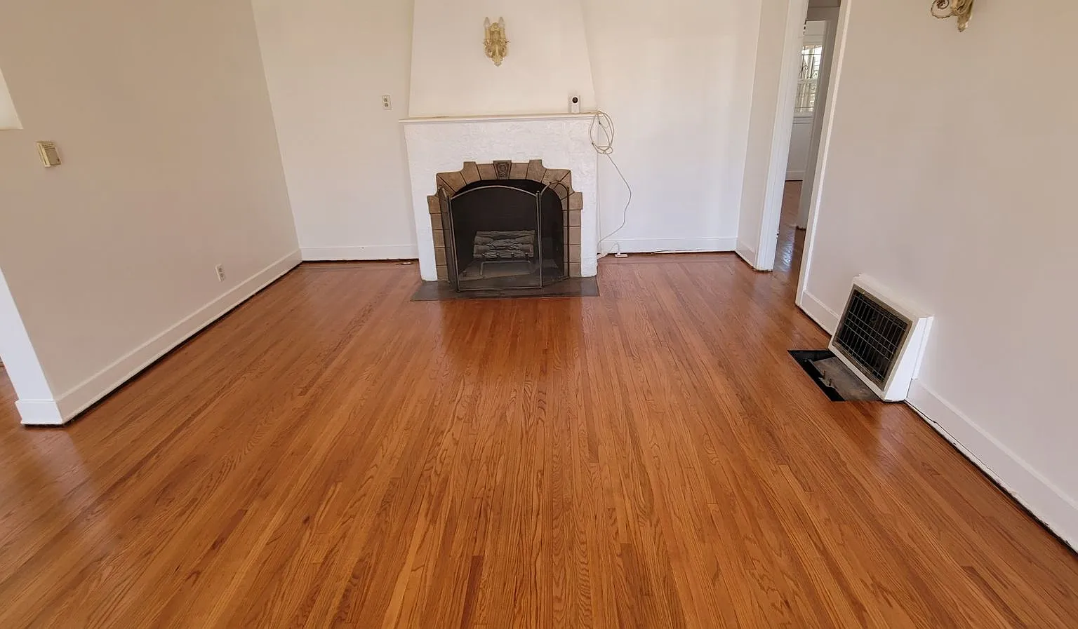 3 Bed 1 bath Single Family Home — Photo 3