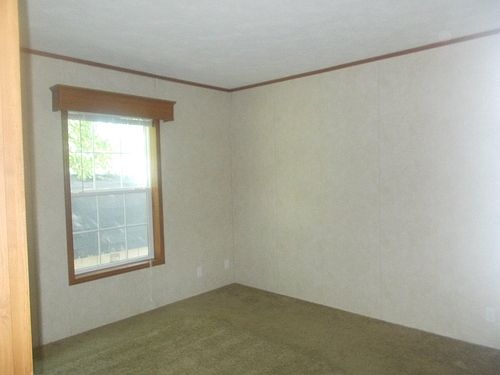 4th image of 11 Carroll Ct