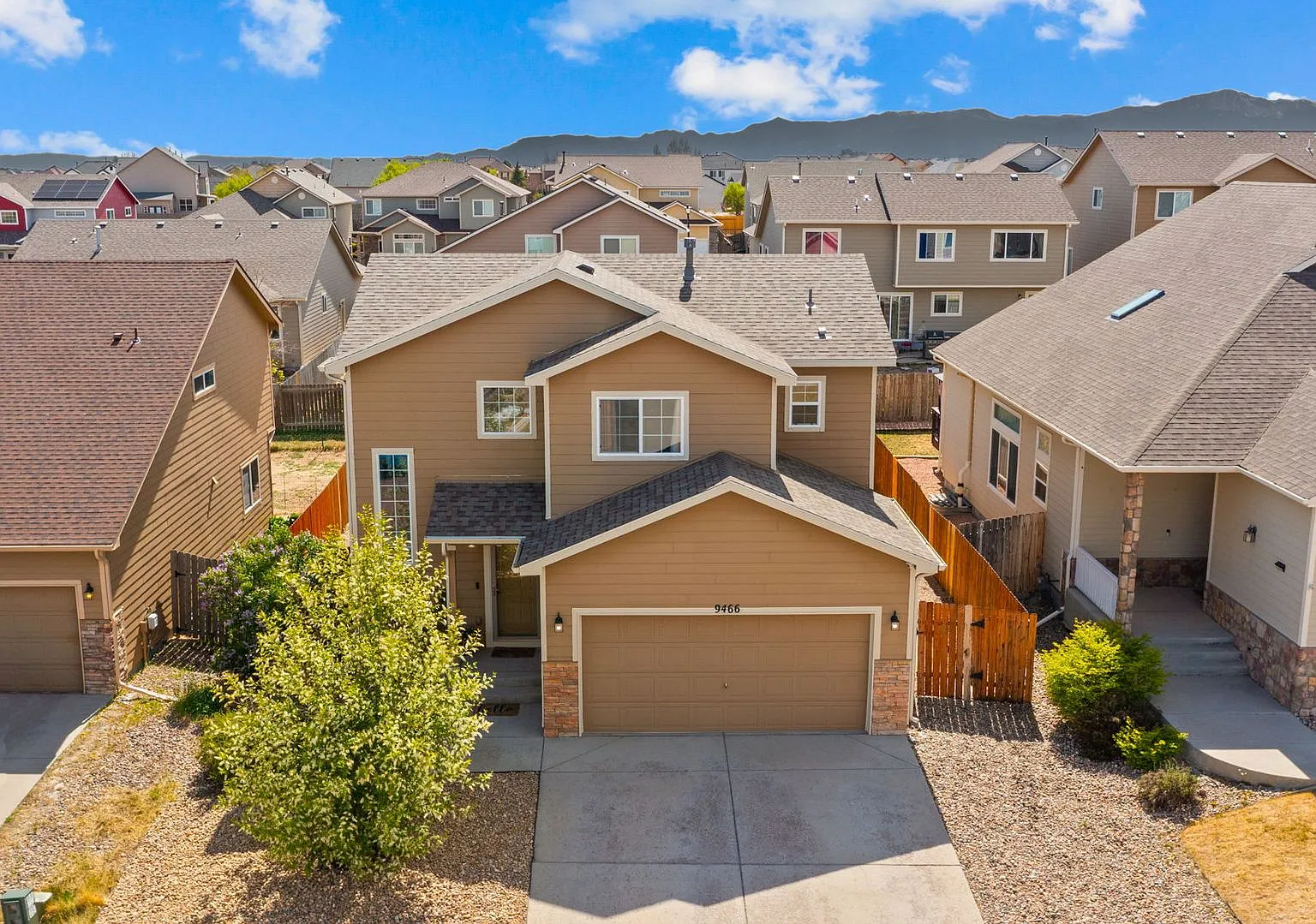 4 Bed 3 Bath in 80831!! — Photo 2