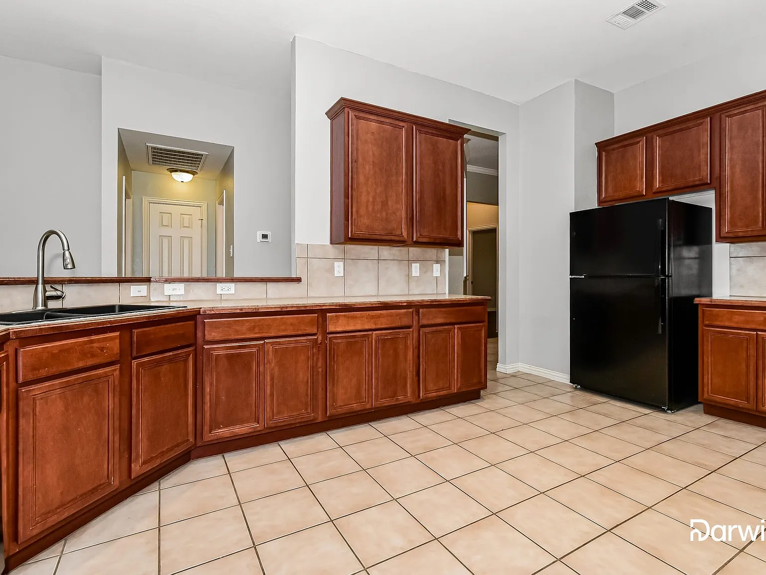 3 bed, 3.0 bath, 2256 sqft, $2,110 — Photo 3