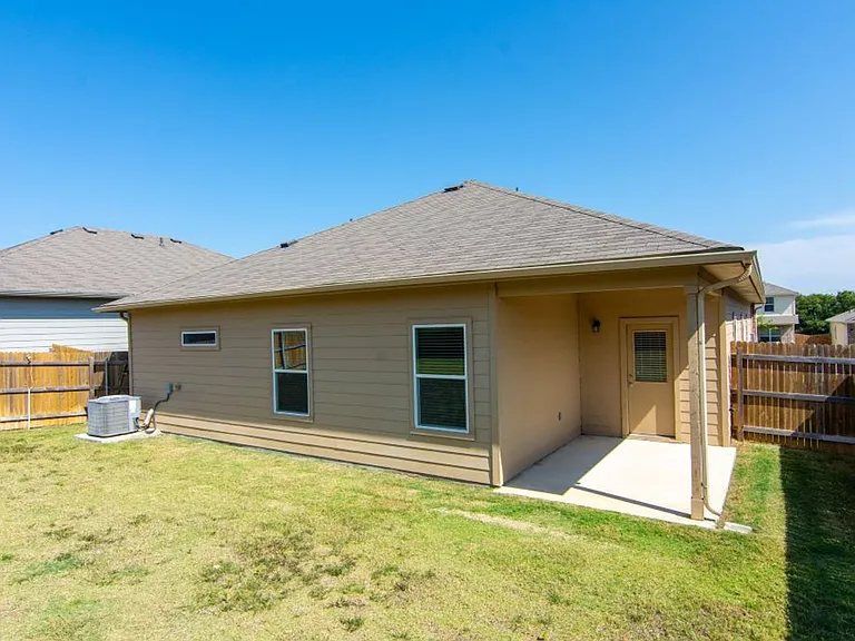 649 Donegal Ln — Photo 26