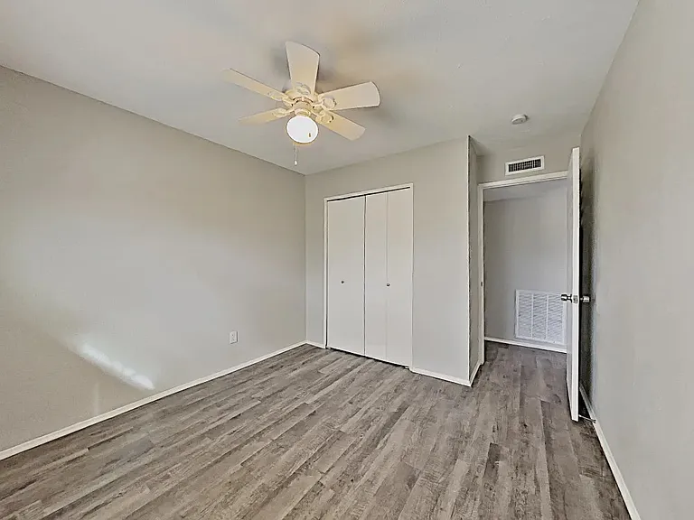 10023 Deer Hollow Dr — Photo 2