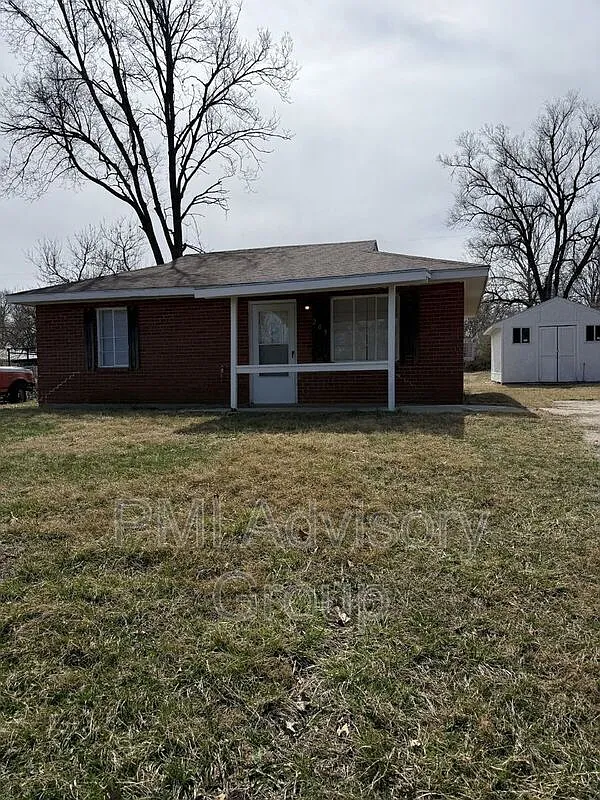 2 bed, 1.0 bath, 660 sqft, $770 — Photo 1