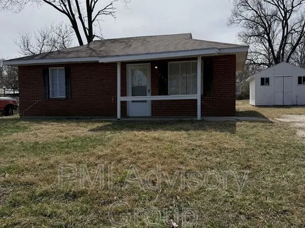203 SW Heights Rd, Topeka, KS 66609