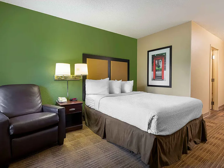 Studio Suite - 1 Queen Bed