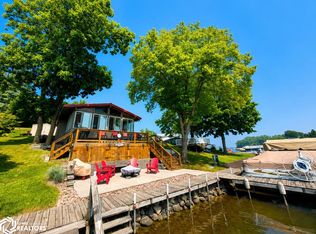 1116 Lakeshore Dr, Brooklyn, IA 52211