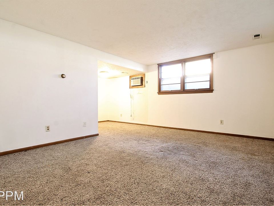 1st image of 3526 S 82nd St APT 9
