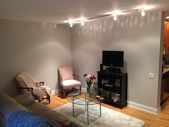 3rd image of 2140 N Lincoln Ave #5105F