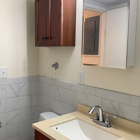 1105 Lexington St #9 — Photo 17