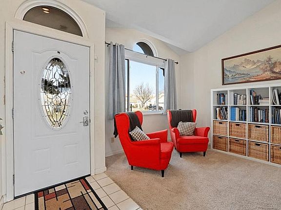 Front door entrance / Living room